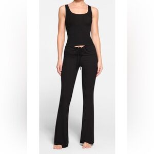 SKIMS Soft LOUNGE Ruched FLARE Pant - Sz M Medium - ONYX Black